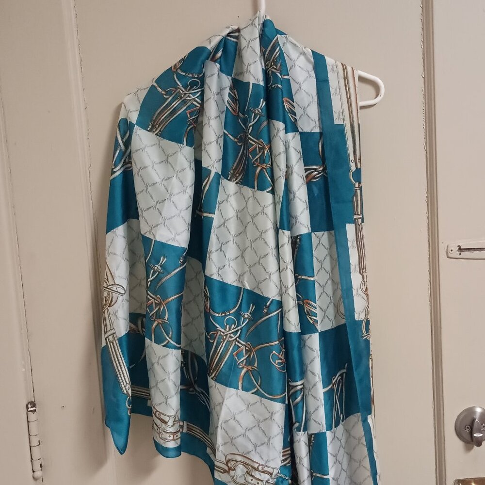 NWOT Women's Blue, White & Gold Silky-Like Lightweight Designer Scarf